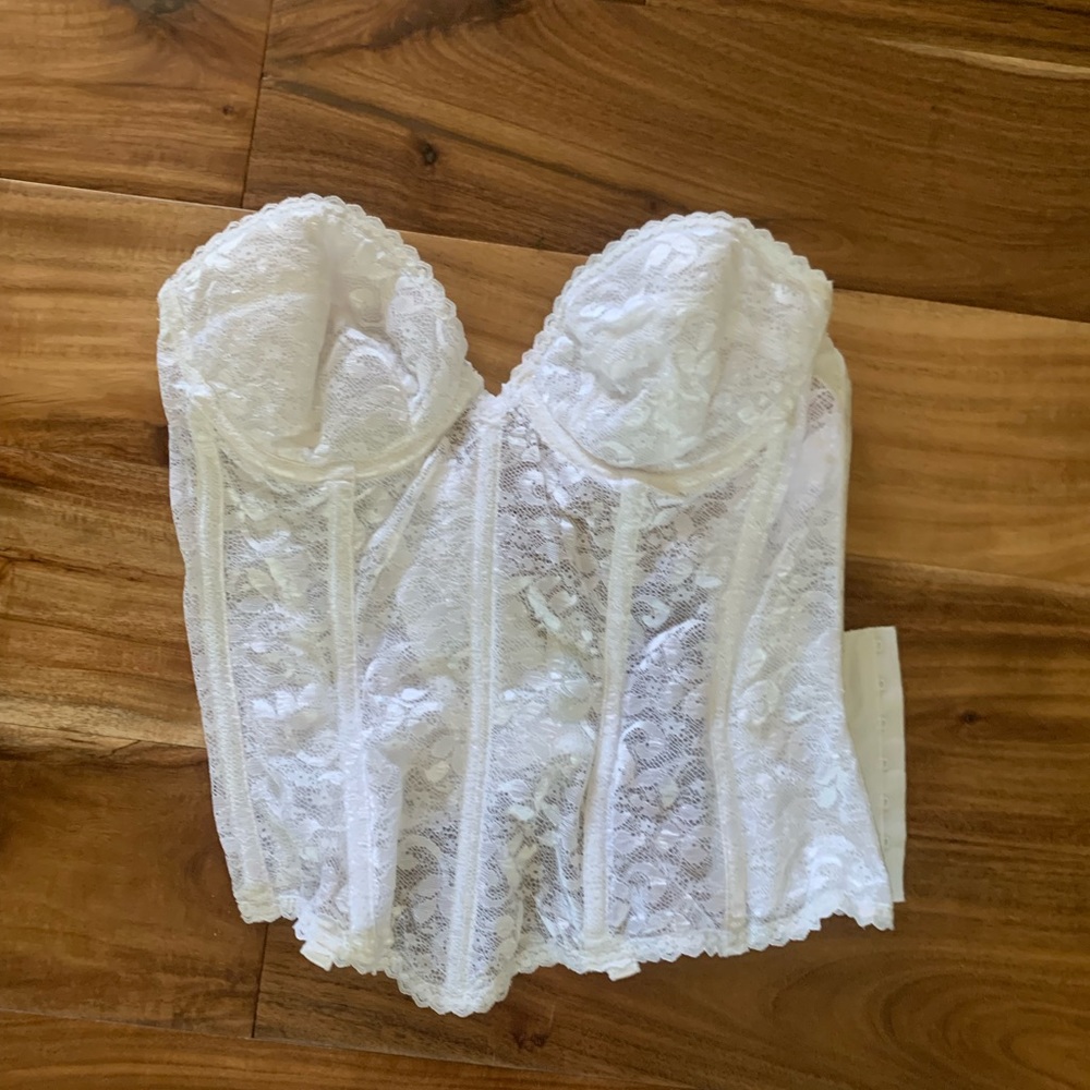 beautiful white corset!
